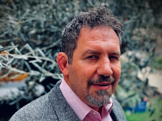 Headshot of Jonathan Ashley