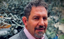 Headshot of Jonathan Ashley